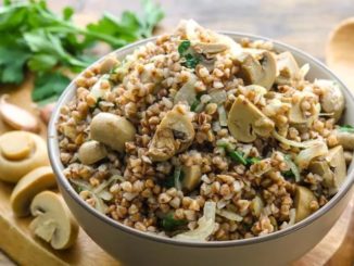 Гречневая каша с капустой и грибами