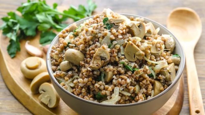 Гречневая каша с капустой и грибами Гречневая каша с капустой и грибами