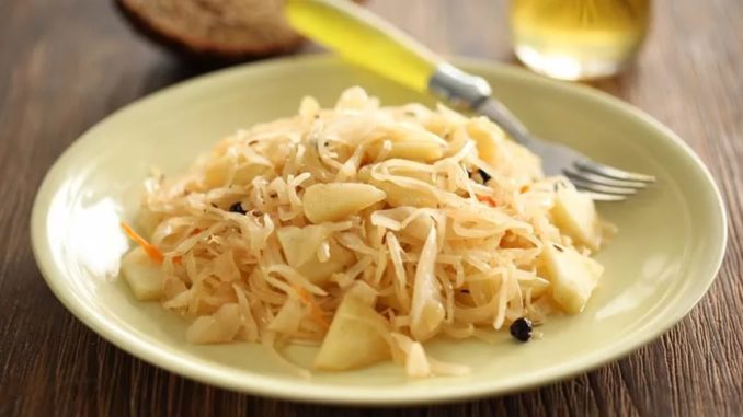 Капуста, тушенная с яблоками Капуста, тушенная с яблоками