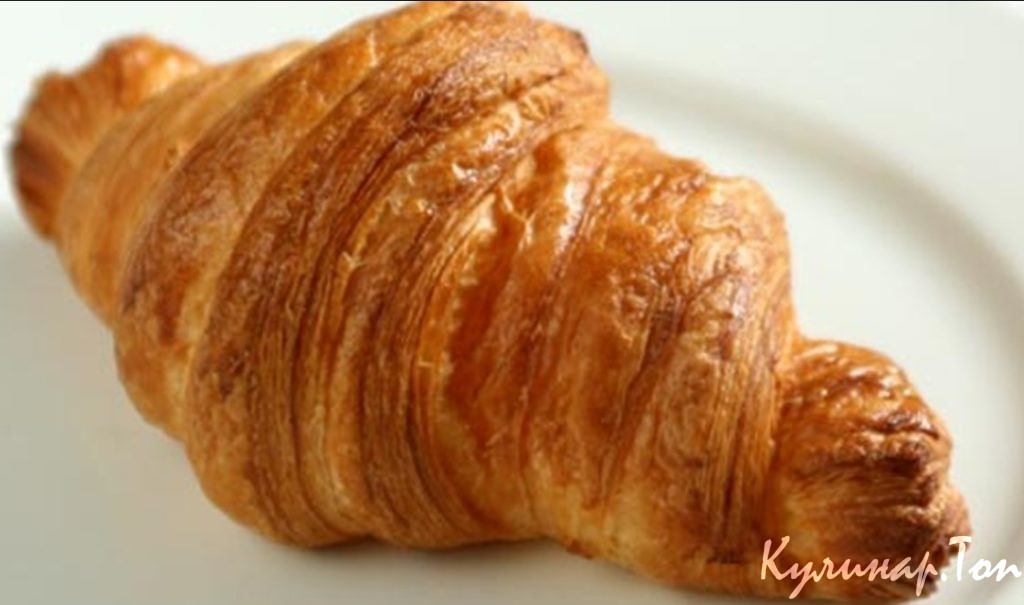 Круассаны с курицей и зеленью