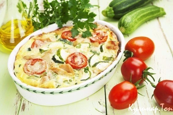 Куриная запеканка с кабачком и помидорами