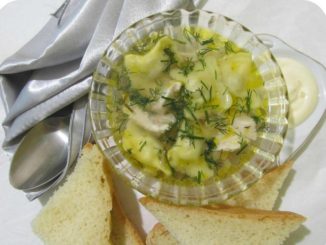 Куриный суп с пельменями