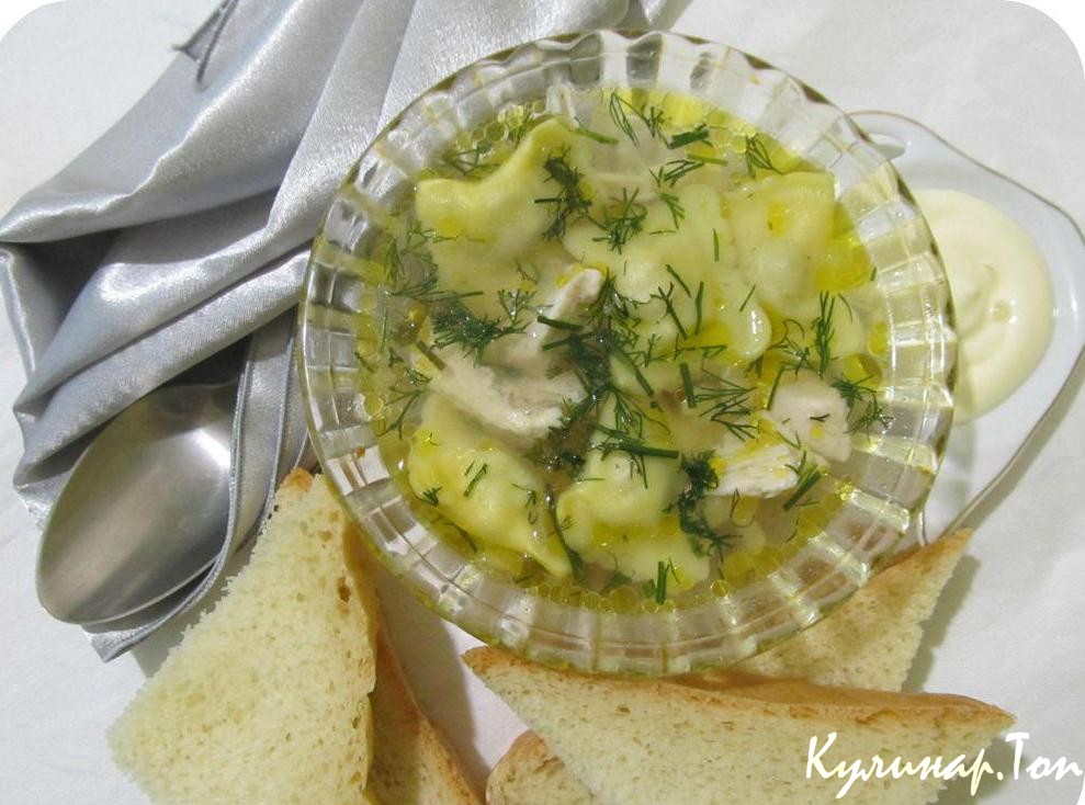 Куриный суп с пельменями