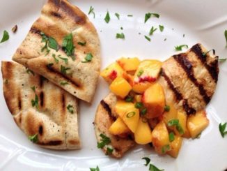 Курица с персиками