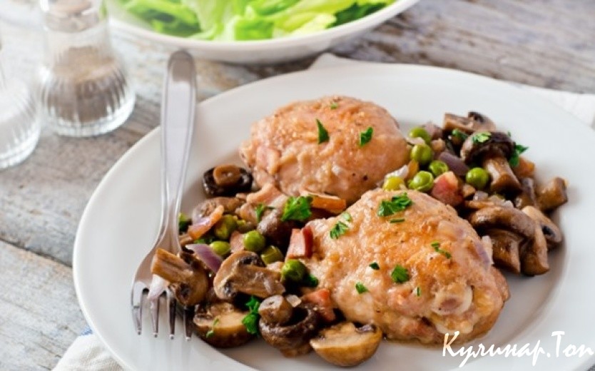 Курица, жаренная с грибами