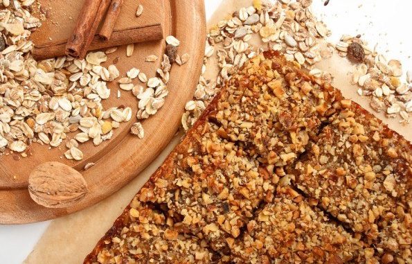 Овсяный пирог с грецкими орехами Овсяный пирог с грецкими орехами