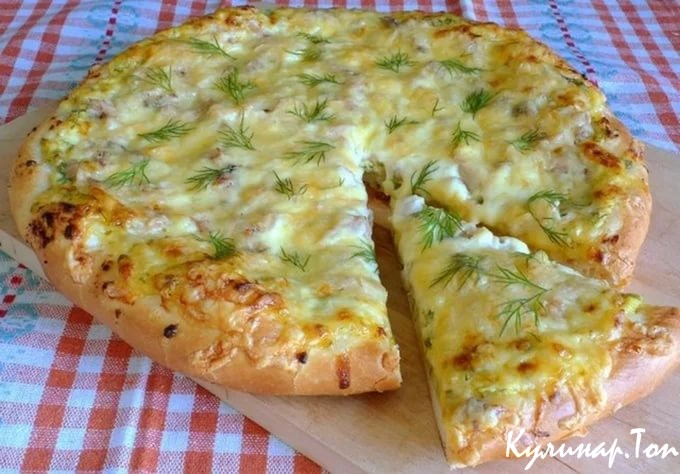 Пицца с мясом и зеленью