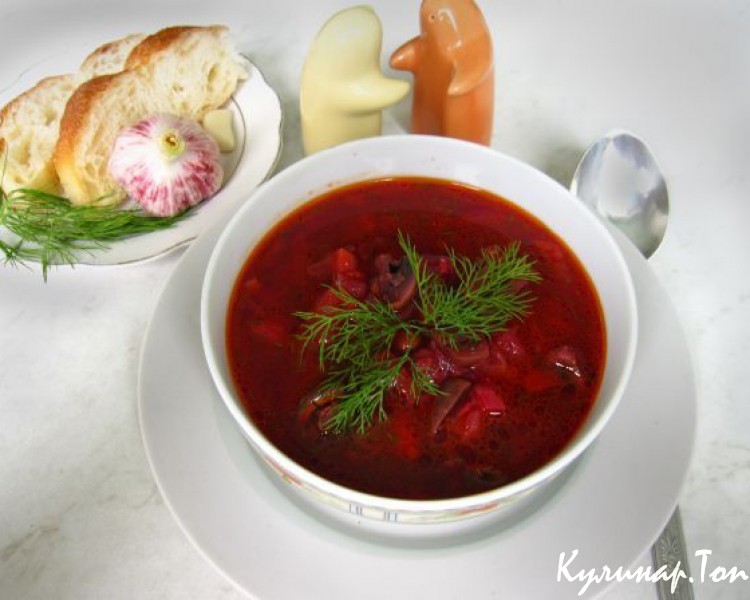 Постный борщ с грибами и фасолью