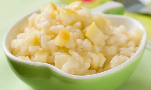 Рисовая каша с яблоками Рисовая каша с яблоками