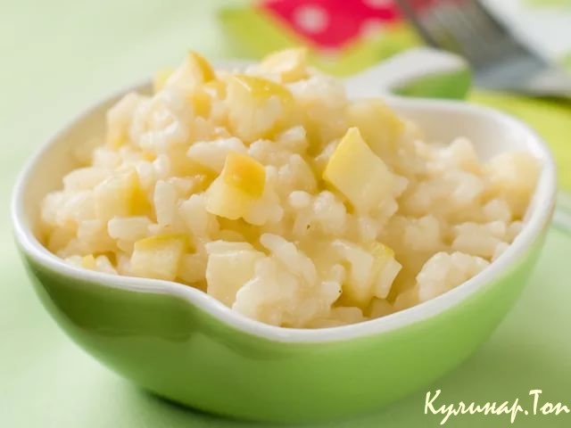 Рисовая каша с яблоками