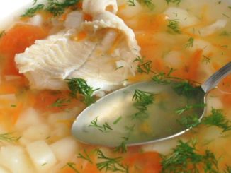 Рыбный суп с картофелем и морковью