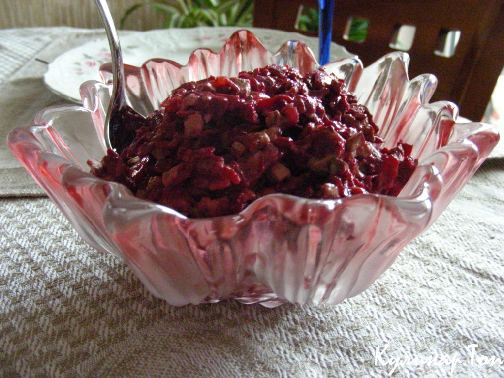 Салат из свеклы с печенкой и рисом