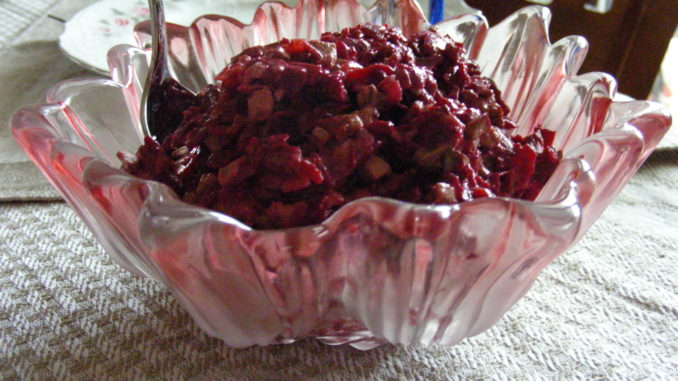 Салат из свеклы с печенкой и рисом Салат из свеклы с печенкой и рисом