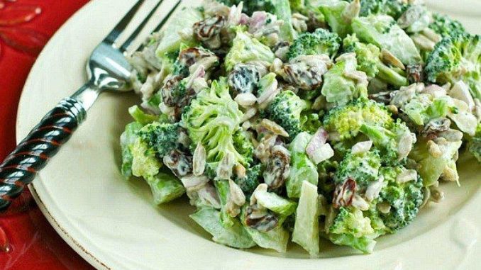 Салат с брынзой и брокколи Салат с брынзой и брокколи