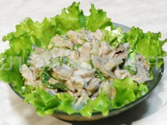 Салат с курицей и грибами