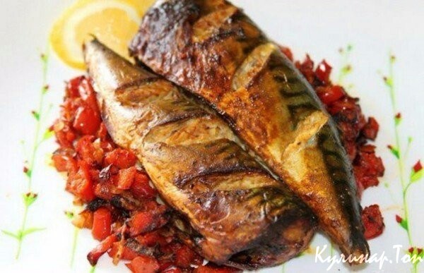Скумбрия, запеченная на подушке из овощей