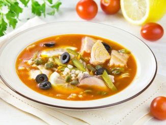 Солянка рыбная с маслинами