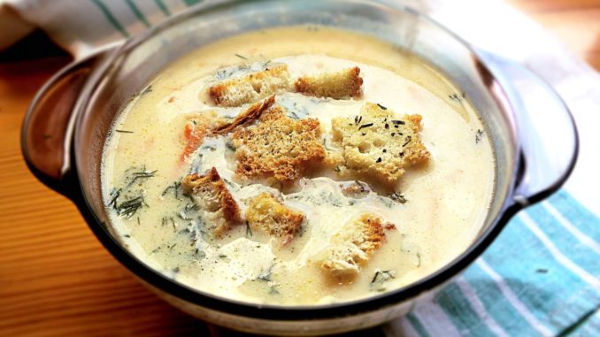 Суп с курицей и гренками Суп с курицей и гренками