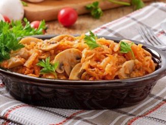 Тушеная капуста с грибами и сладким перцем