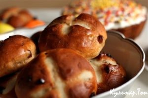 Английские пасхальные булочки