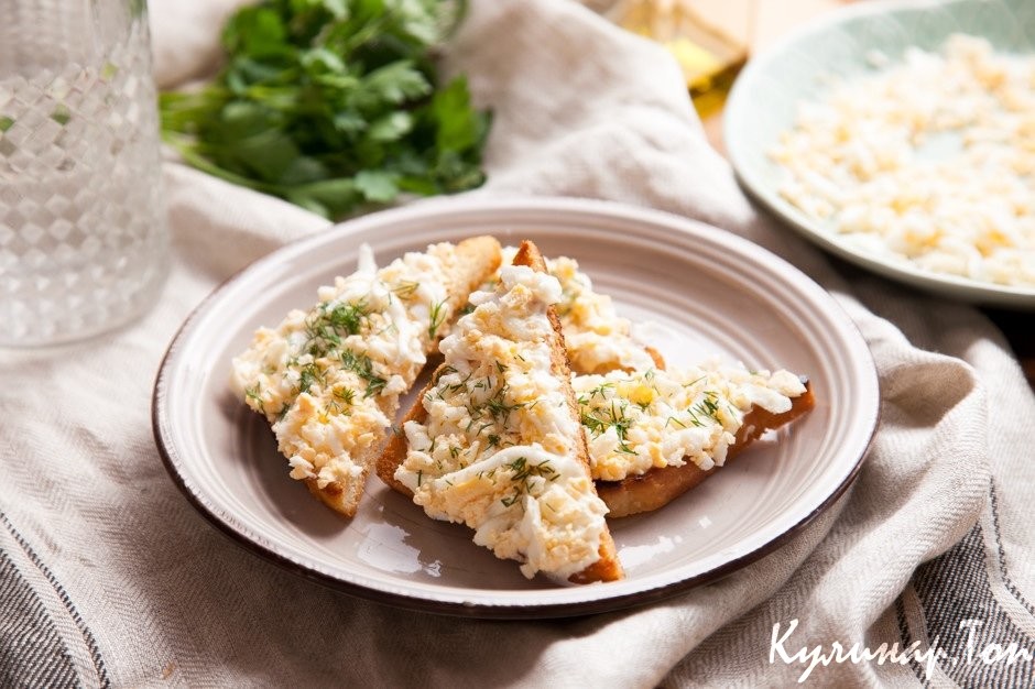 Гренки с яйцом
