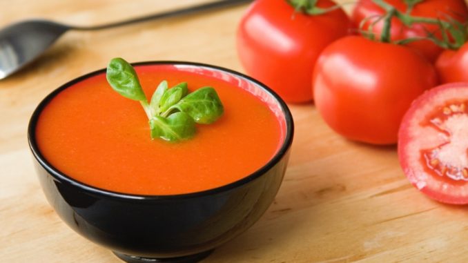 Испанский гаспачо с кинзой и соусом табаско Испанский гаспачо с кинзой и соусом табаско