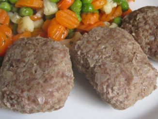 Котлеты из говядины с рисом на пару