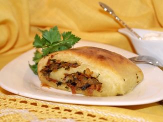Мекленбургский картофельный рулет со шкварками