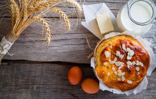 Пасхальный кулич с миндалем Пасхальный кулич с миндалем