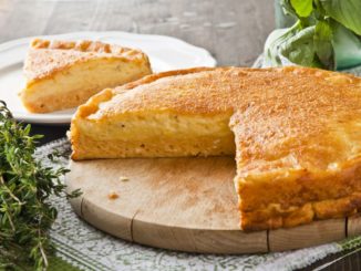 Пирог с сыром и творогом