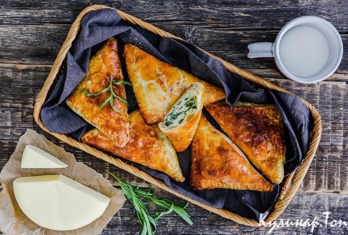 Пирожки с сулугуни и зеленью