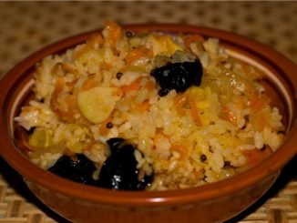 Плов с треской и черносливом