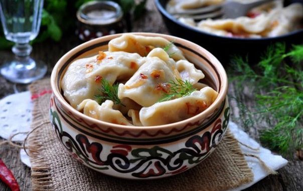 Постные вареники с картошкой и грибами Постные вареники с картошкой и грибами