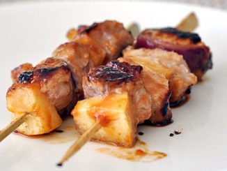 Шашлык из свинины с яблочным соком в мультиварке