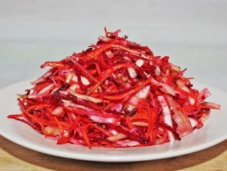 Салат бессолевой диетический из капусты