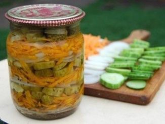Салат из огурцов с луком и морковью