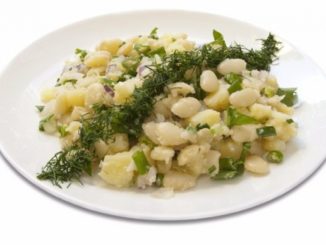 Салат картофельный с фасолью