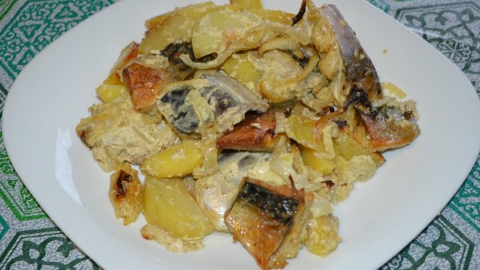 Скумбрия с картофелем, запеченные под майонезом-10 Скумбрия с картофелем, запеченные под майонезом