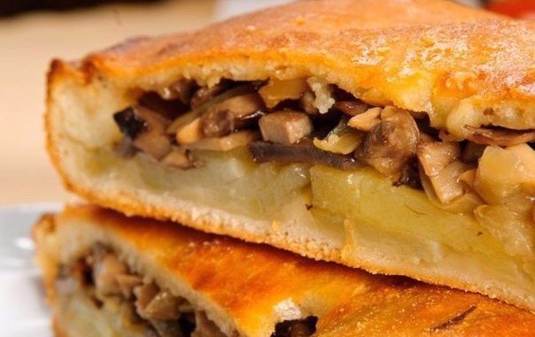 Слоёный пирог с грибами и картофелем Слоёный пирог с грибами и картофелем