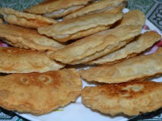 Сочные чебуреки со свининой и говядиной