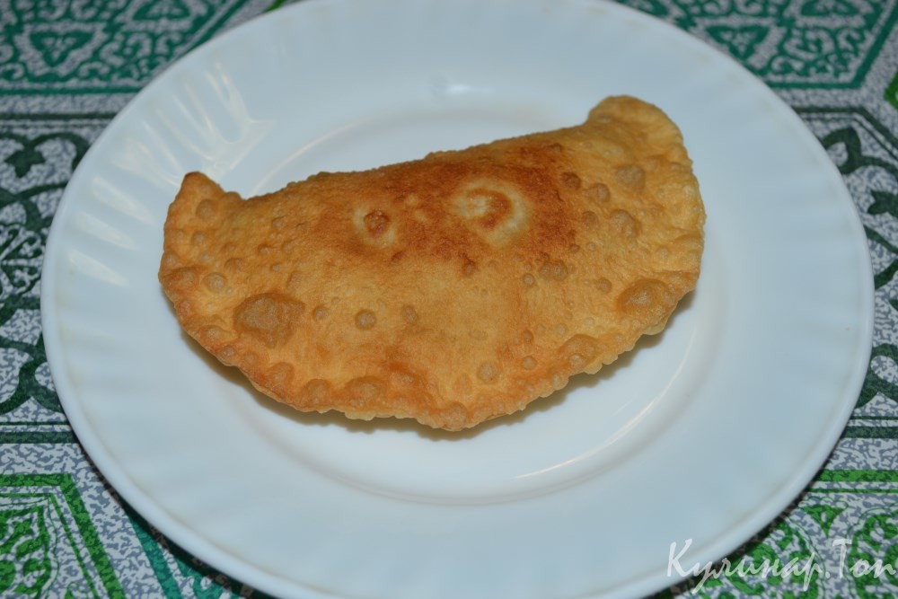 Сочные чебуреки со свининой и говядиной