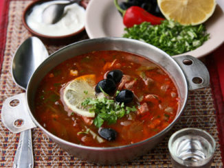 Солянка мясная сборная с грибами