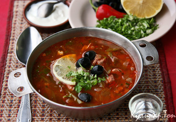 Солянка мясная сборная с грибами