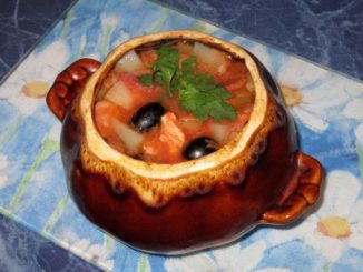 Солянка мясная в горшочках