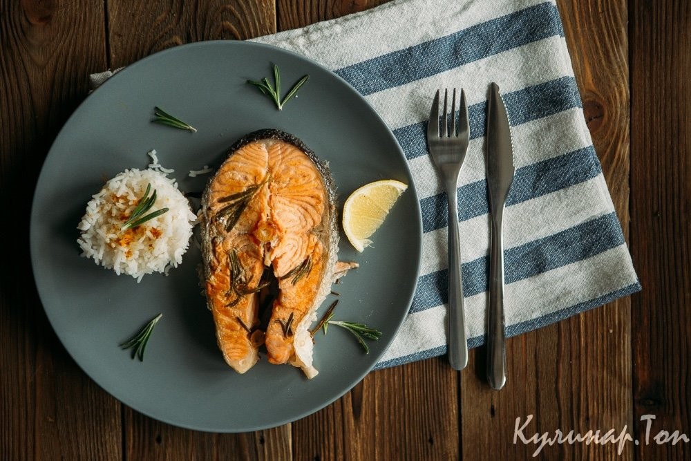 Стейк из семги с розмарином и лимоном