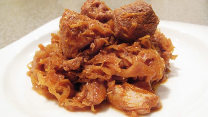 Свинина, тушенная с капустой Свинина, тушенная с капустой