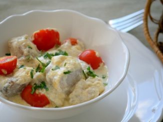 Треска запечённая с сыром и томатами