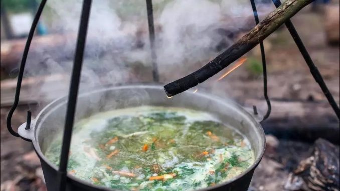 Уха по-царски на костре Уха "по-царски" на костре