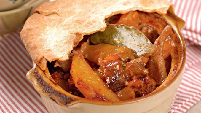 Жаркое с мясом и грибами в горшочках Жаркое с мясом и грибами в горшочках