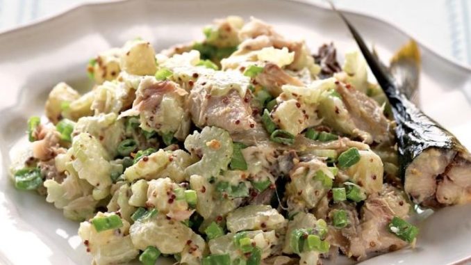 Закуска из копченой скумбрии и молодого картофеля Закуска из копченой скумбрии и молодого картофеля